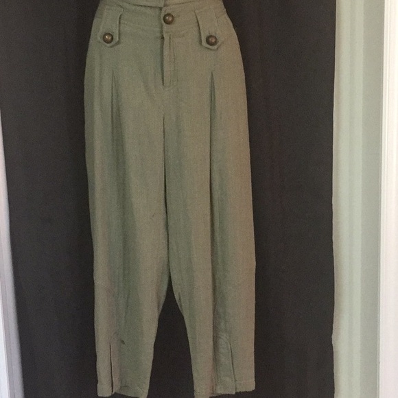 💕💕HOST PICK💕💕NWT military sleeveless linen top/vest - Picture 2 of 3